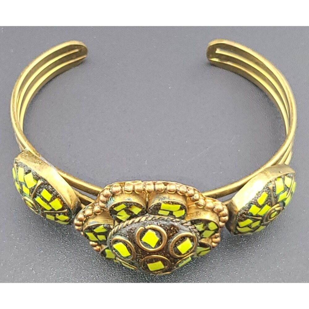 Chunky Vintage Green Glass Inlay Black Mosaic Brass Cuff Statement Bracelet 7.5" - Picture 6 of 7